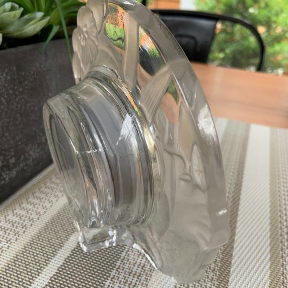 Fifth Avenue Crystal LTD Quartz Desk Clock - Picture 4 of 5